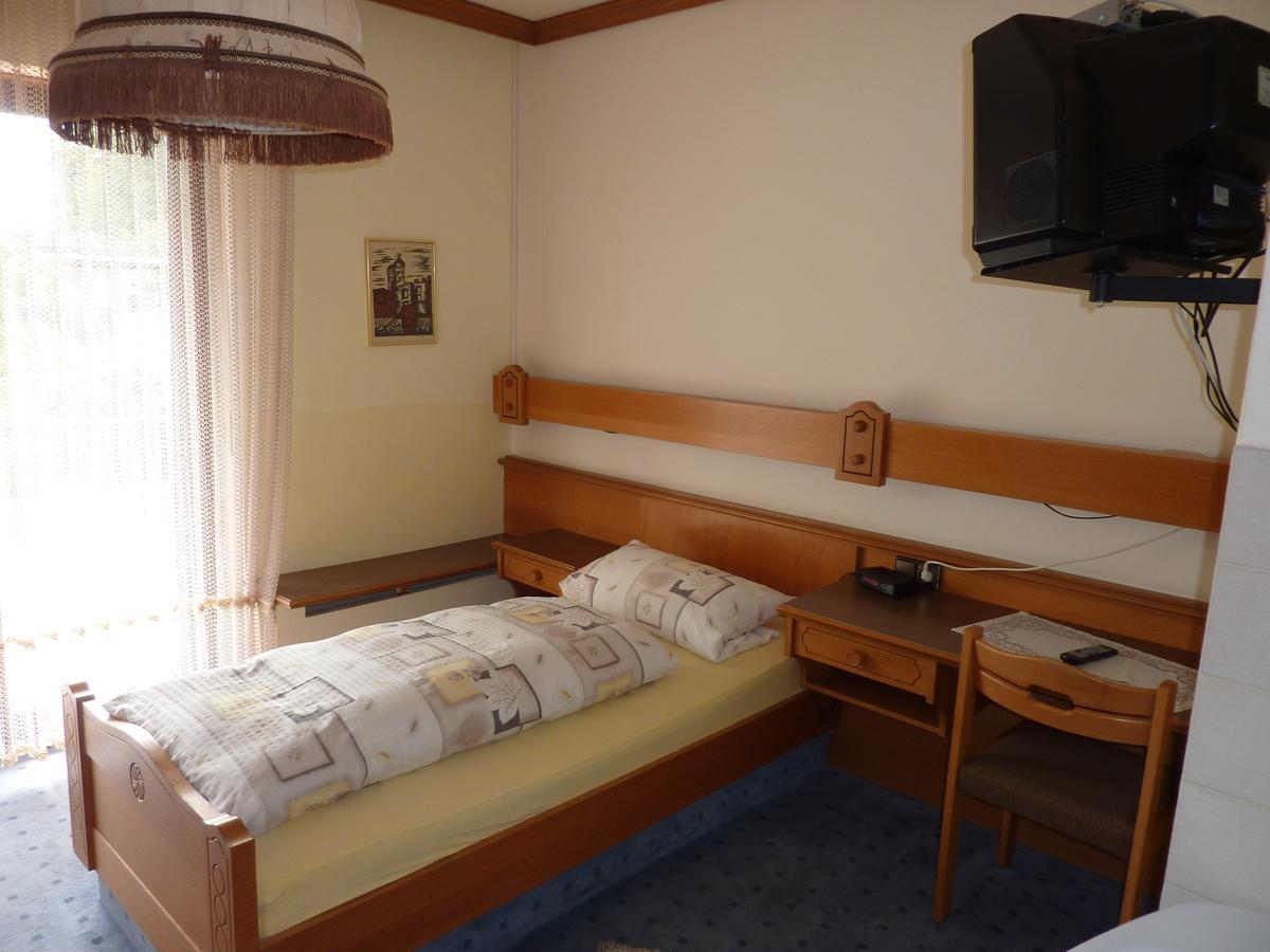 Gast- Und Gastehaus Simon Hotel Greifenstein Szoba fotó